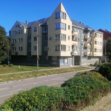 River Lux Sremska Mitrovica Exteriör bild