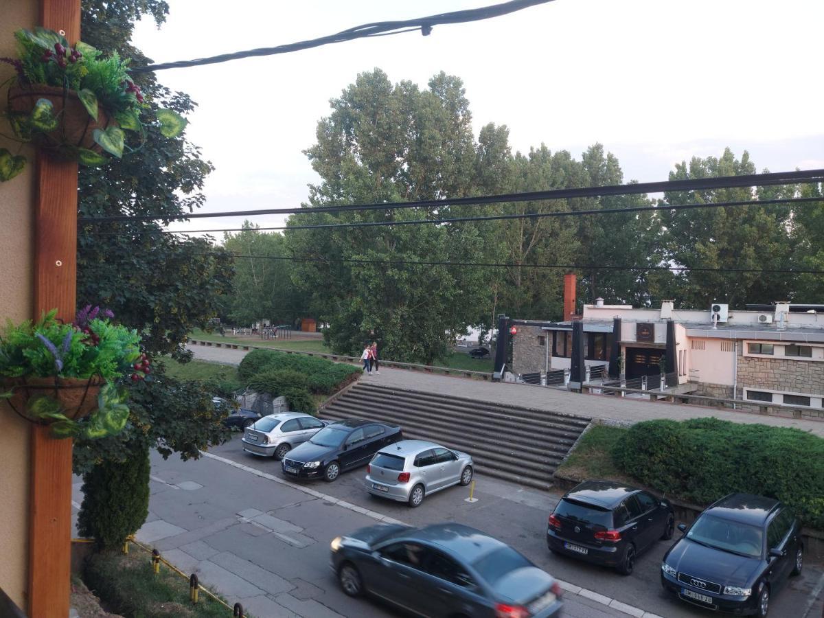 River Lux Sremska Mitrovica Exteriör bild