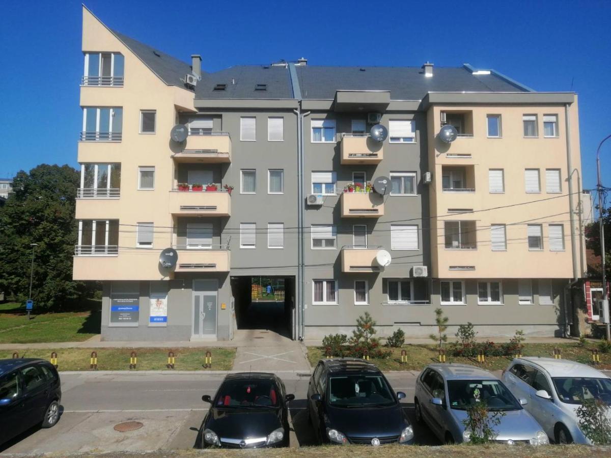 River Lux Sremska Mitrovica Exteriör bild